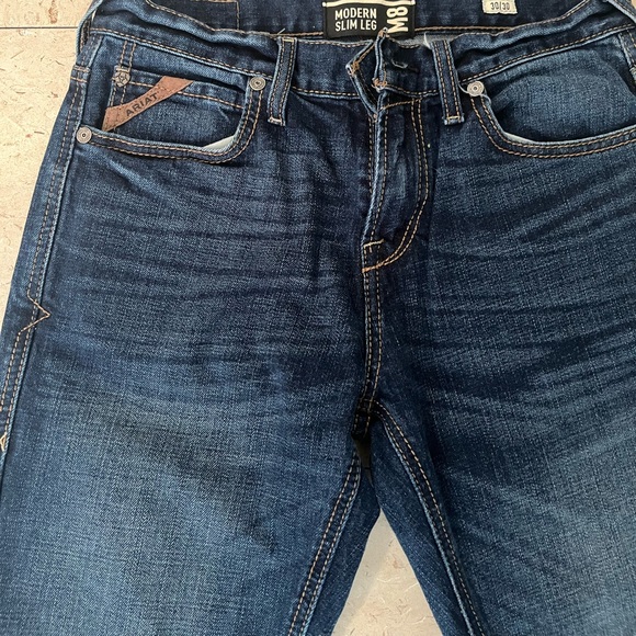 Ariat Blue Straight Jeans with Classic Wash